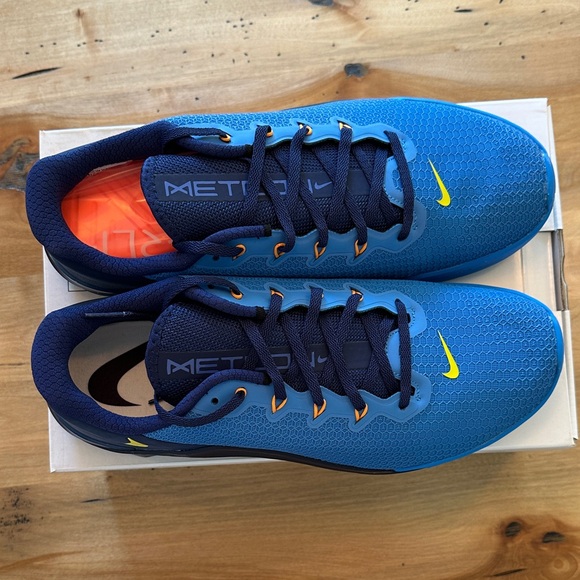 Nike Men's Blue and Yellow Athletic Shoes - Picture 2 of 6